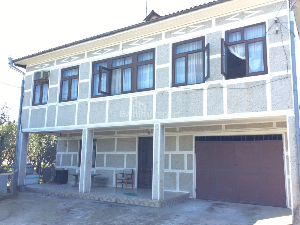 Жеке үй 100 м² - Лех және Мария Качинский, Batumi, Грузия